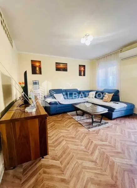 One-bedroom apartment of 63m² for sale in Sutomore, Bar