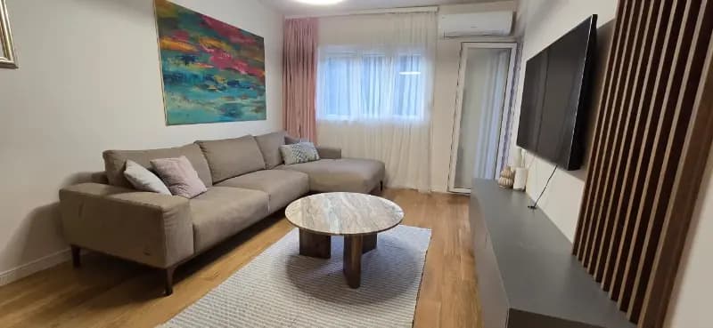 Оренда, однокімнатна квартира, 50м², Central Point, Подгориця