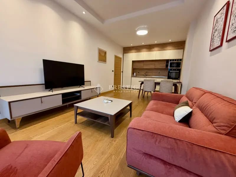 Izdavanje, dvosoban Stan, 75m², Preko Morace, Podgorica
