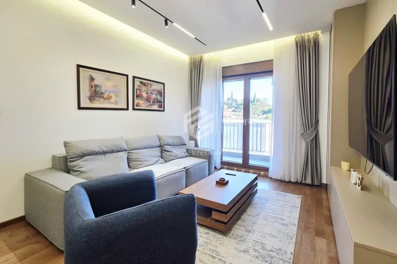 Dvosoban stan 65m2 + garaža, Vezirov most – Podgorica