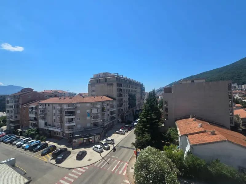 Продаж, трикімнатна квартира, 114м², Будва