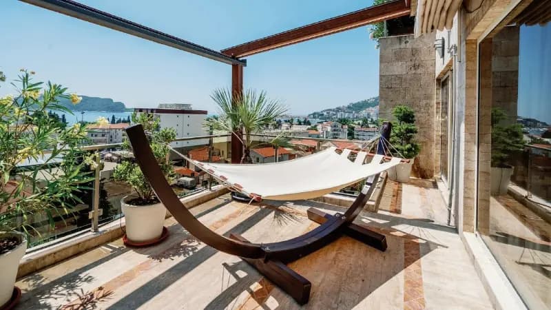Roof Top Villa mit Pool in Budva