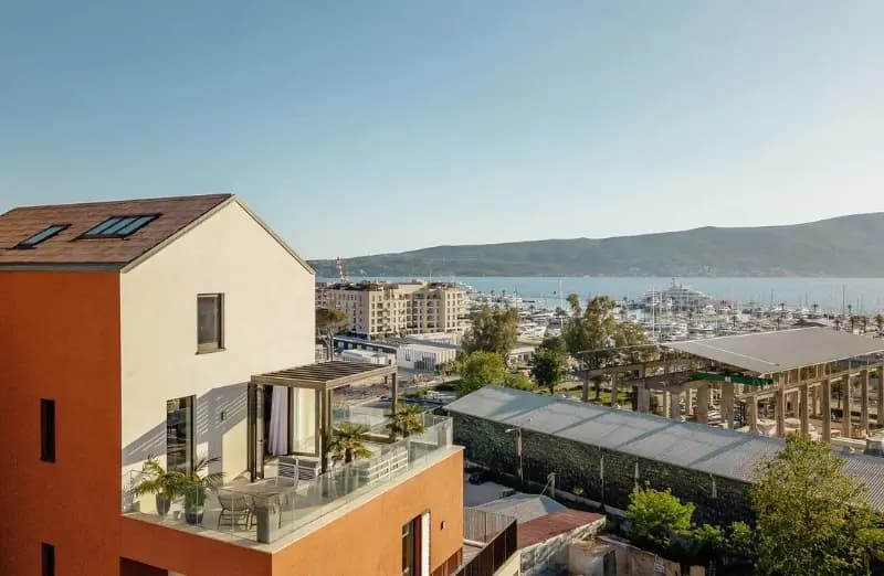 Продаж, двокімнатна квартира, 179м², Тіват