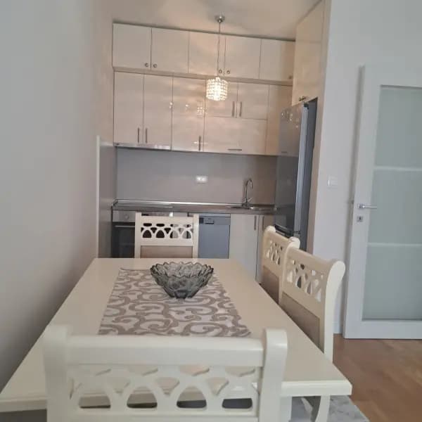 Оренда, однокімнатна квартира, 50м², Central Point, Подгориця