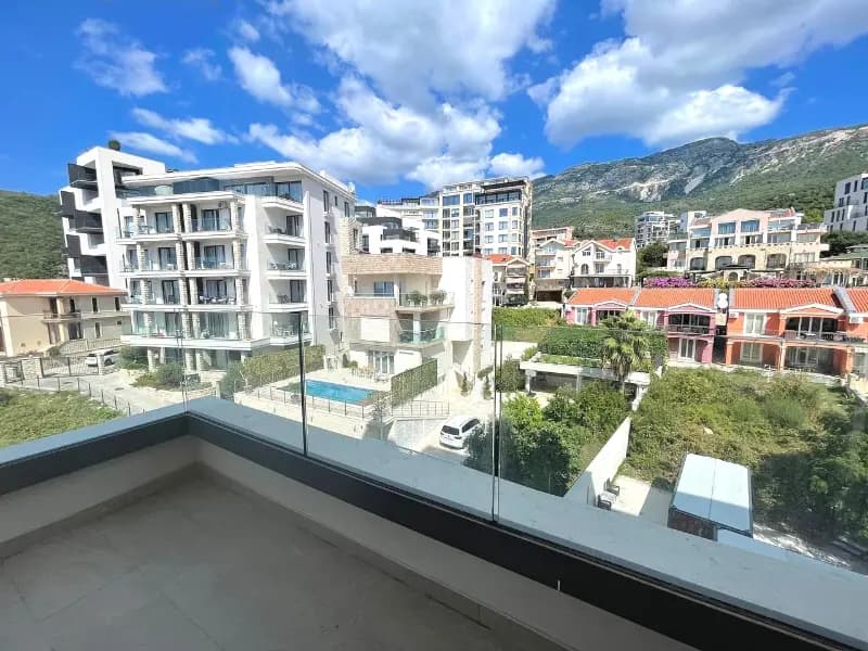Satılık, iki odalı Daire, 69m², Bečići, Budva