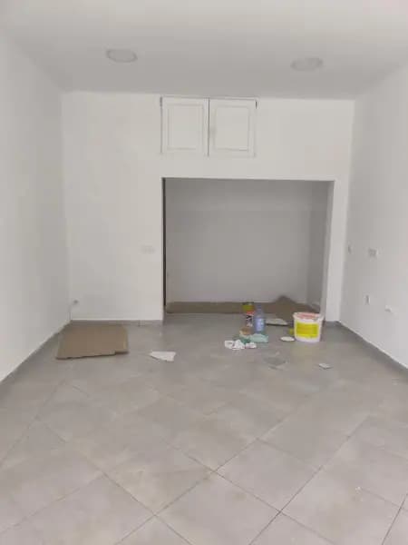 Izdavanje, poslovni prostor, 30m², Bar