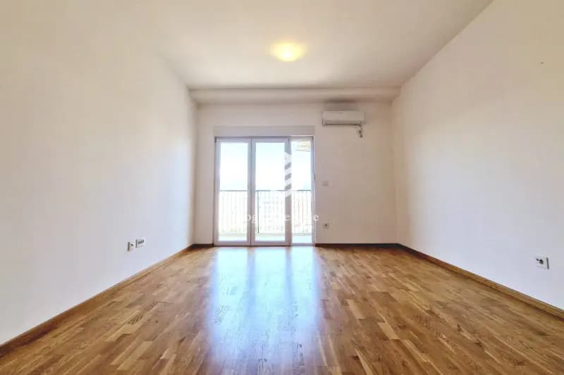 Dvosoban stan 72m2, Stari aerodrom – Podgorica