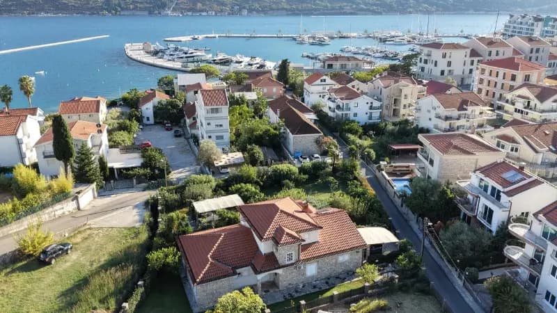 Prodaja, vila, 228m², Đenovići, Herceg Novi