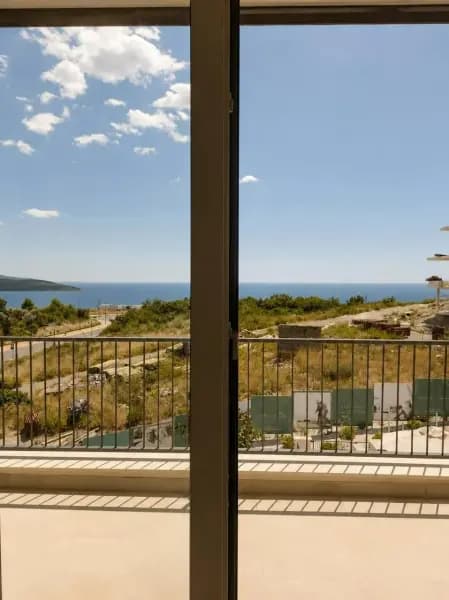 For sale, two-bedroom apartment, 94m², Tivat