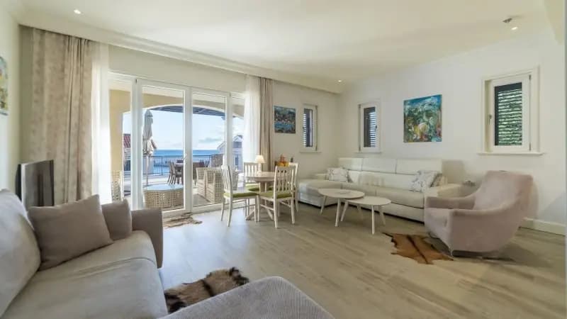 Studio mit großer Terrasse Lustica Bay Marina Village