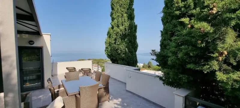 Kuća s pogledom na more u Utjehi – Bar