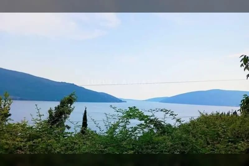 20.000 m2'lik özel arazi kompleksi satılıktır.