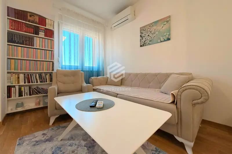 43m2 tek odalı daire + garaj, City kej – Podgorica