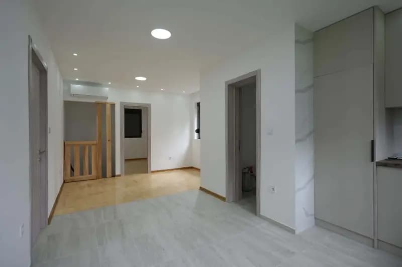 Оренда, офісне приміщення, 95м², Під Горицом, Подгориця
