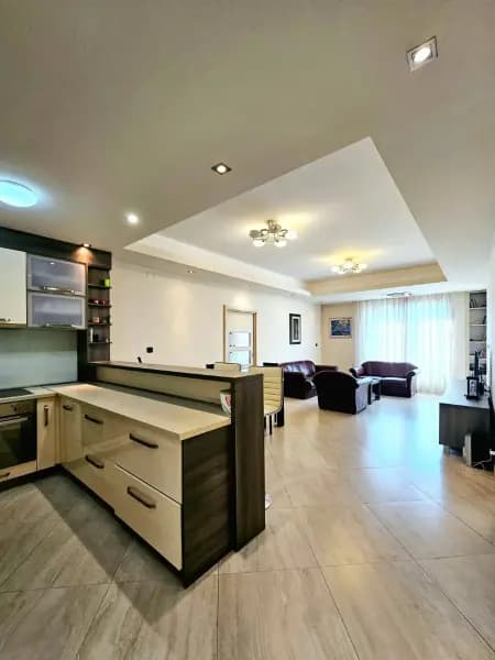 Продаж, трикімнатна квартира, 90м², Будва