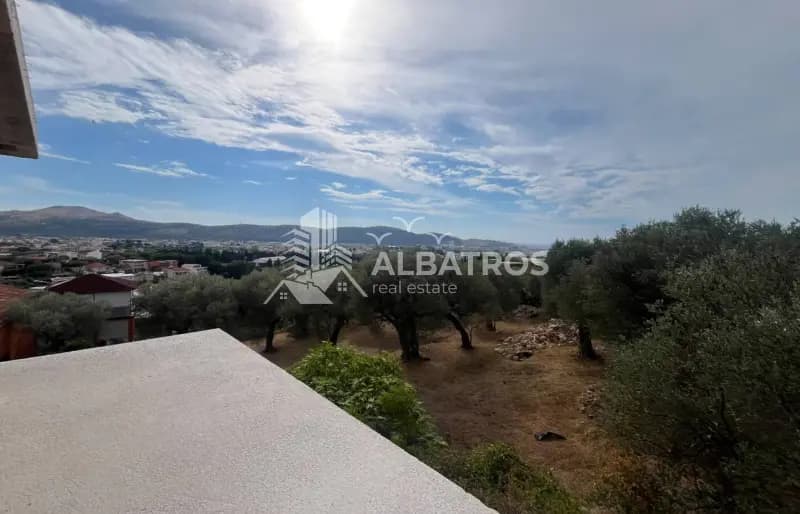 Üç Katlı Ev, 94m2, Rena, Bar