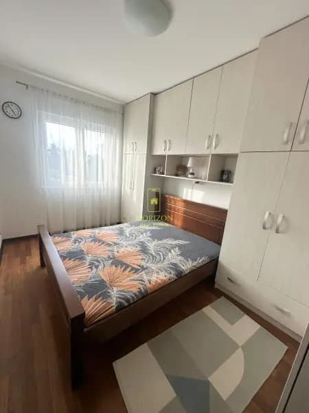 73 m2'lik iki odalı daire, Tuški Put