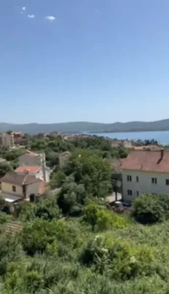Prodajem plac u Tivtu - može se graditi 414 m2 bruto