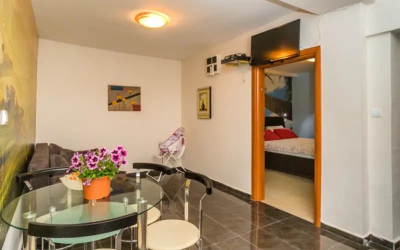 Prodaja, jednosoban stan, 45m², Rafailovići, Budva