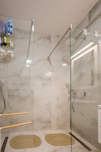 Продаж, двокімнатна квартира, 63м², Тіват