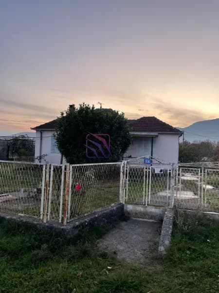 Verkauf, Villa, 80m², Botun, Podgorica