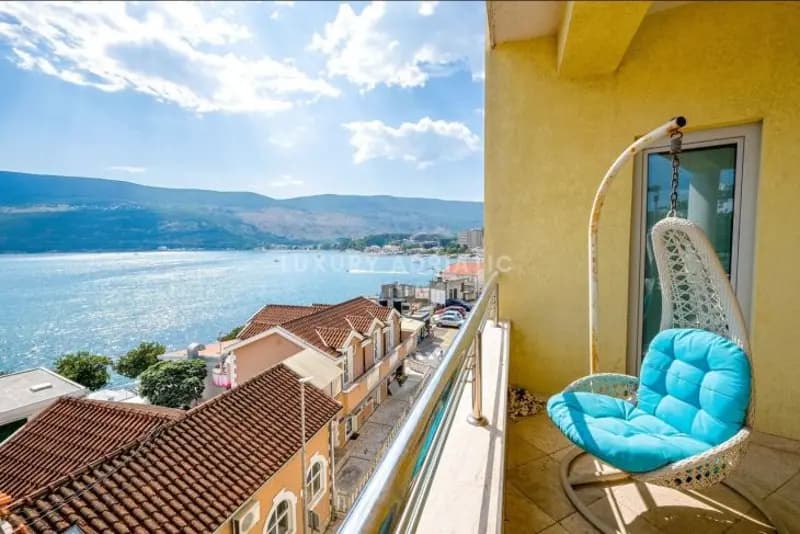 Deniz kenarında 2 bitişik daire