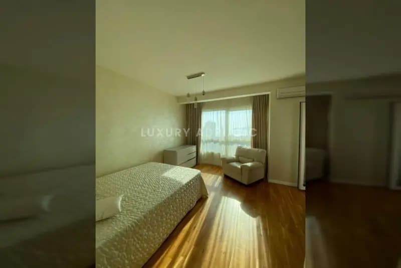 Three-bedroom apartment with a sea view in Bečići