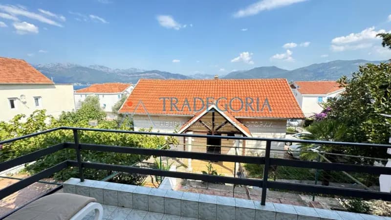 Plaja Niki, Radovići, Tivat Rivierası yakınında şehir evinde konforlu daire