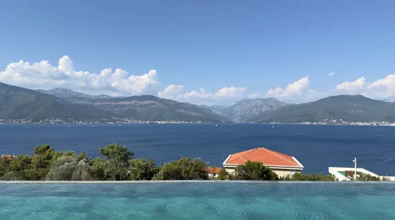 İki katlı daire, Boka'daki en etkileyici manzaralardan biriyle