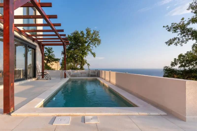 Budva Blizikuće – havuzlu ve deniz manzaralı villa