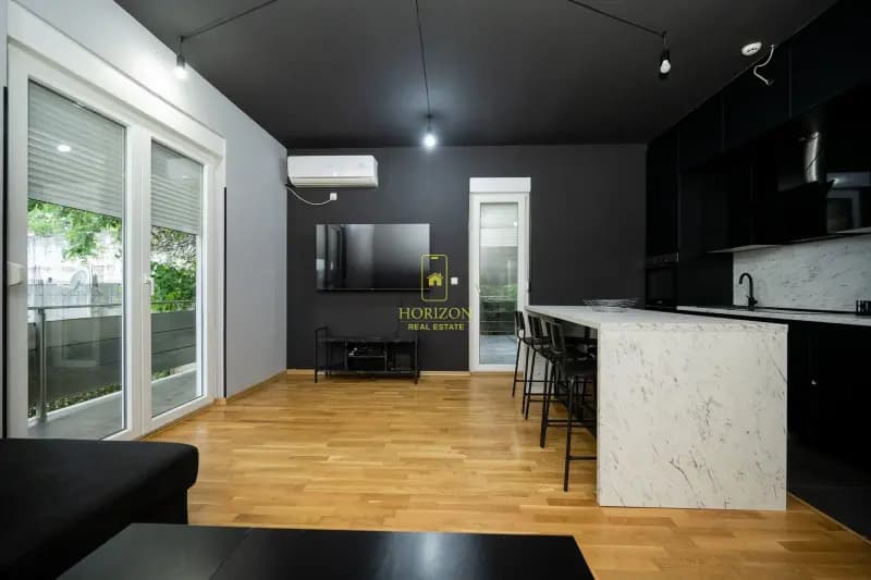 Jednosoban stan 63m2, Momišići(Ars Medika)