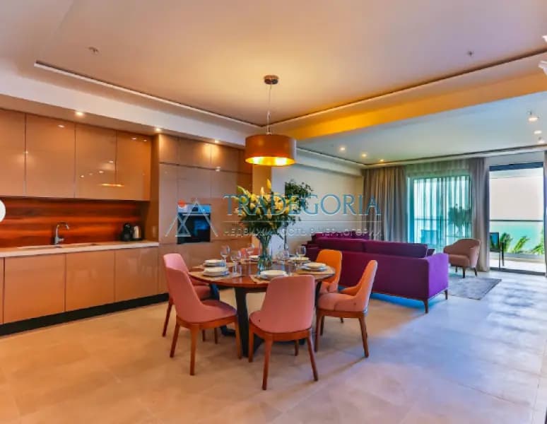 Deniz manzaralı lüks daire – 2 yatak odası, 107 m²