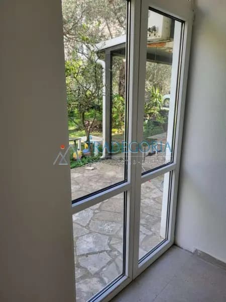 Sveti Stefan'da bir odalı daire