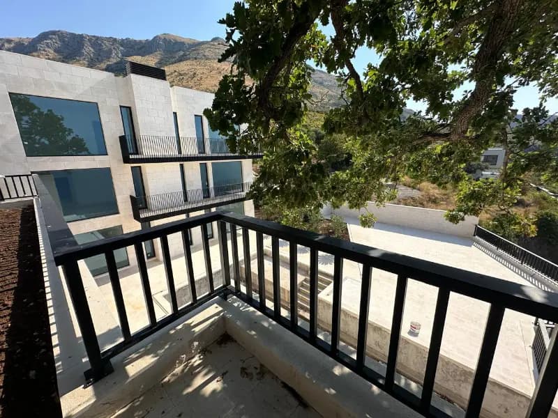 Verkauf, Villa, 443m², Budva