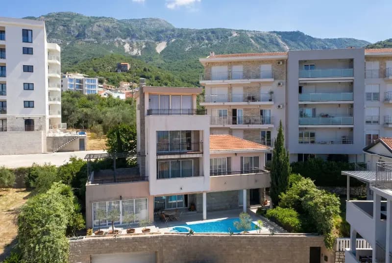Vila u Bečićima br. 2750