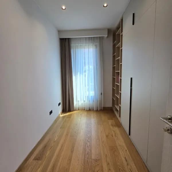 Vermietung, Dreizimmerwohnung, 85m², Vezirov Most, Podgorica