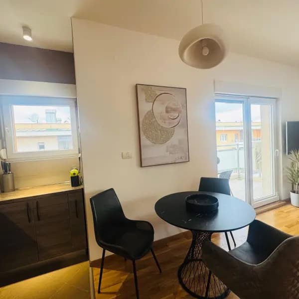 Оренда, однокімнатна квартира, 53м², Сіті Кварт, Подгориця