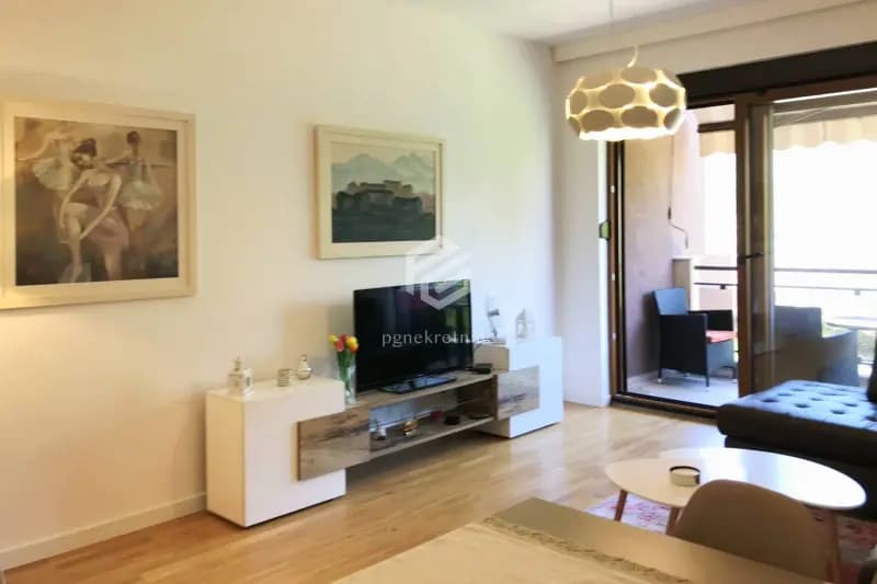 Jednosoban stan 48m2 + parking, Dobrota – Kotor
