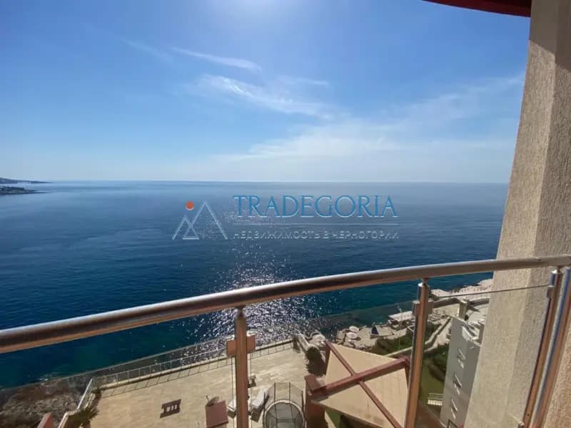 Penthouse u kompleksu na 1. redu Dobre Vode
