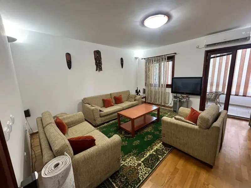Vermietung, Dreizimmerwohnung, 120m², Ljubović, Podgorica