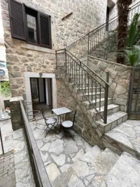 Vermietung, Einzimmerwohnung, 40m², Altstadt Kotor, Kotor