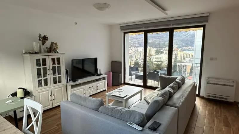 Bečići Boreti – deniz manzaralı yeni daire