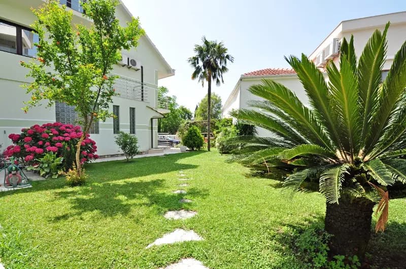 Haus in Tivat Nr. 1459