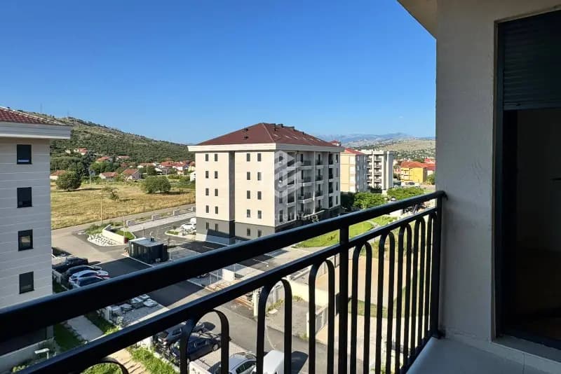 Tek odalı daire 45m2 + otopark, Tološi – Podgorica