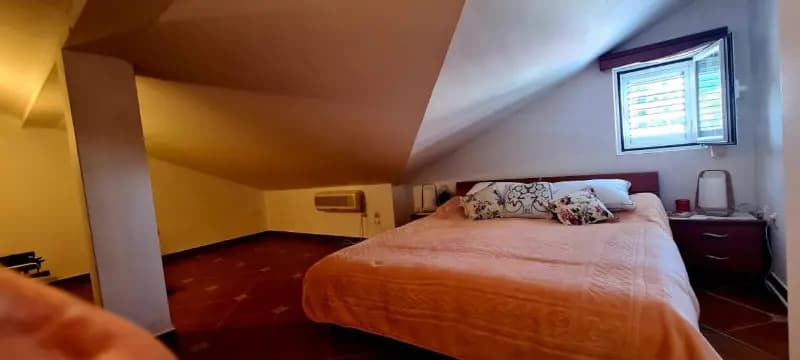 Prodaja, trosoban dupleks stan, 86m², Gospostina, Budva