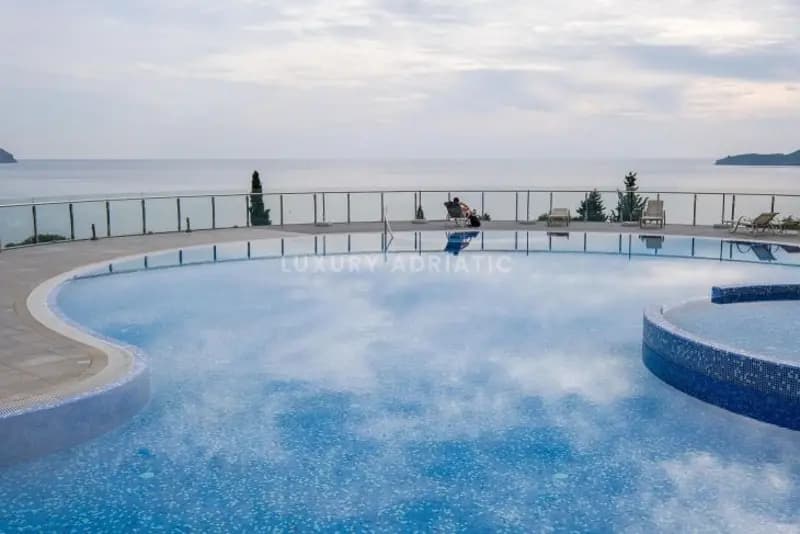 Luxury two-bedroom apartment in the Belveder complex, Bečići
