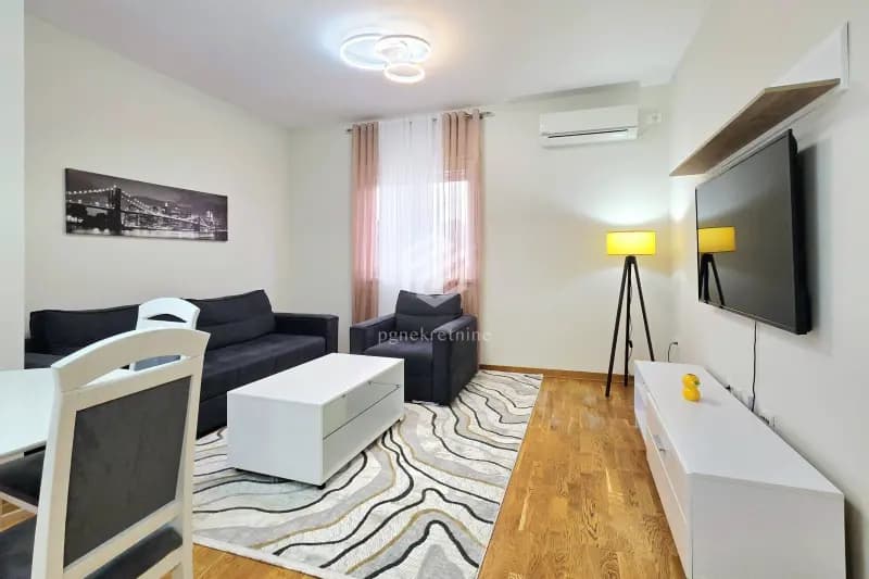 Jednosoban stan 47m2 + garaža, City kej – Podgorica