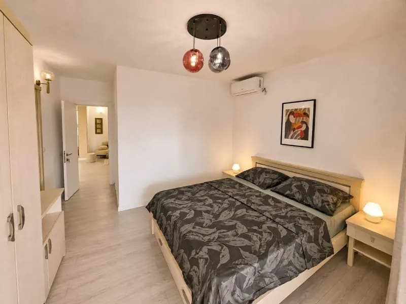 Two-bedroom apartment of 99 m2 in Petrovac near the bus station.