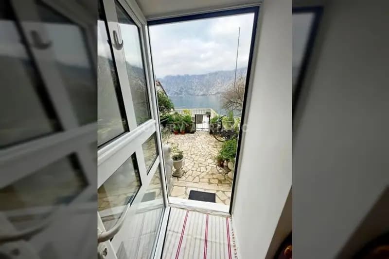 1. sırada Townhouse - Prcanj, Kotor