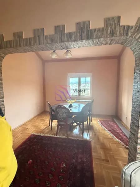 Izdavanje, kuća, 160m², Dinoša, Podgorica